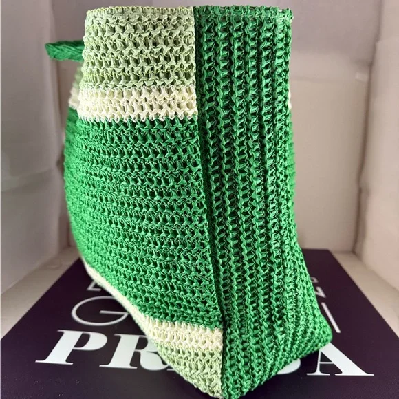 Icing Green and Pink Tote Bag with Playful Beach Design - Picture 7 of 9